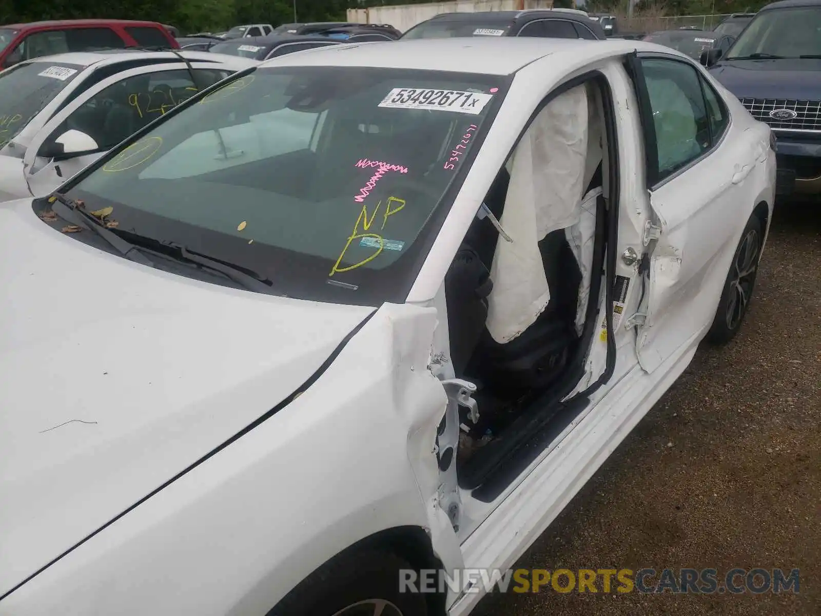 9 Photograph of a damaged car 4T1G11AK8LU994035 TOYOTA CAMRY 2020