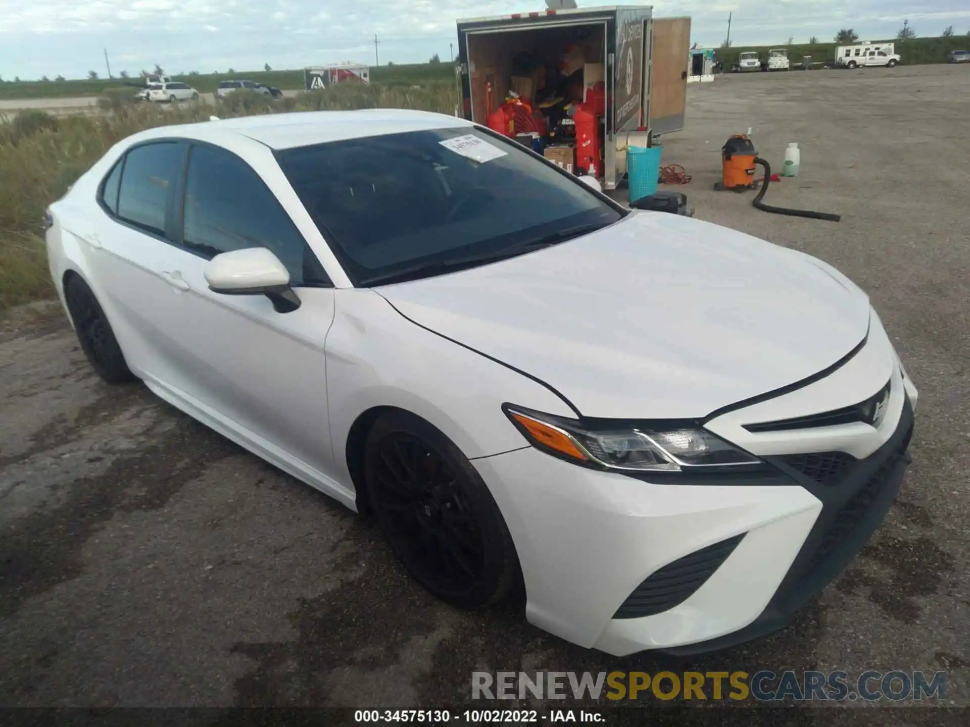 1 Photograph of a damaged car 4T1G11AK8LU998070 TOYOTA CAMRY 2020