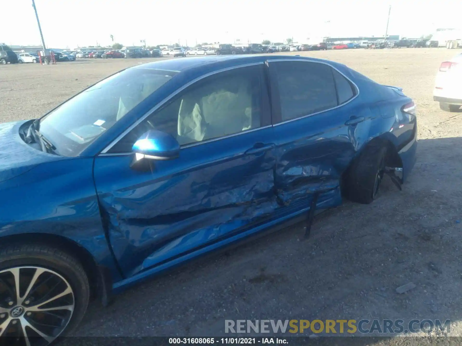 6 Photograph of a damaged car 4T1G11AK9LU300601 TOYOTA CAMRY 2020