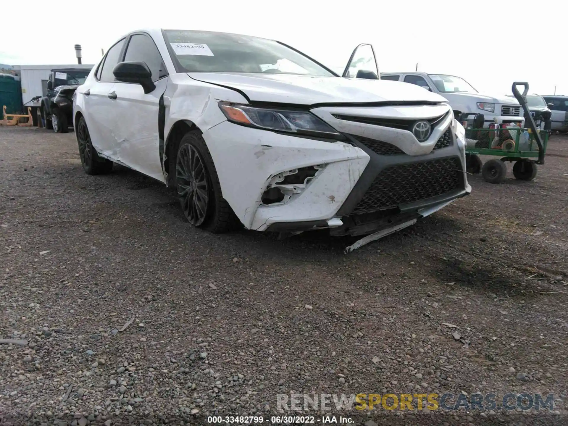 6 Photograph of a damaged car 4T1G11AK9LU300808 TOYOTA CAMRY 2020