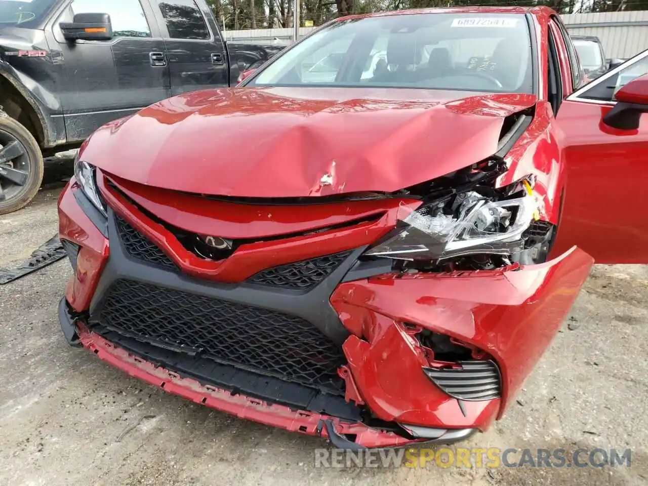 9 Photograph of a damaged car 4T1G11AK9LU305653 TOYOTA CAMRY 2020