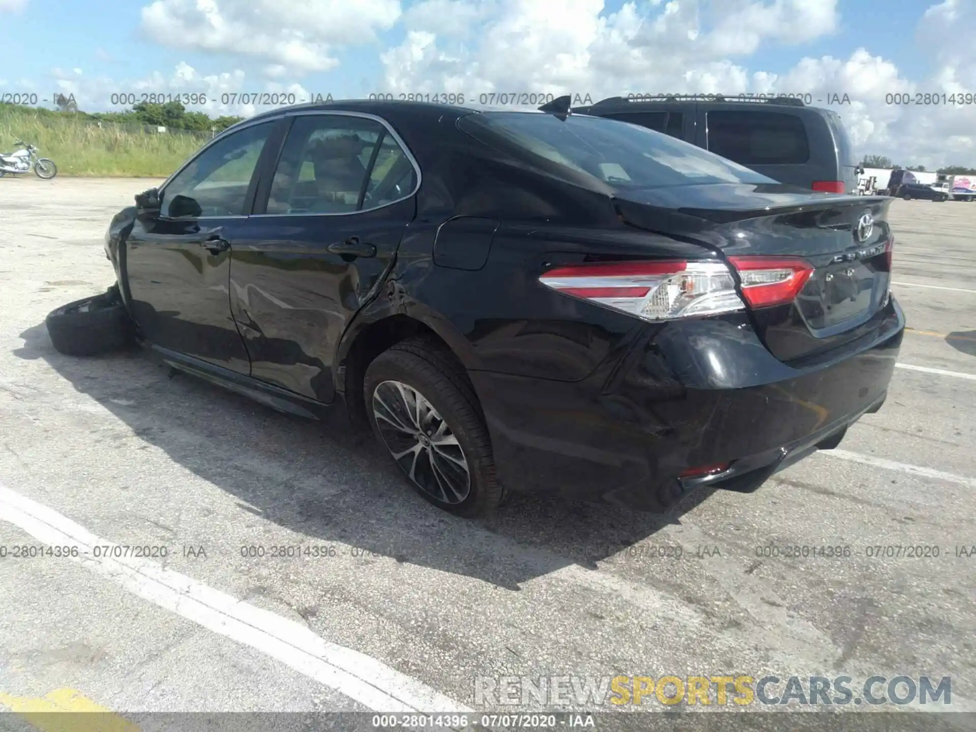 3 Photograph of a damaged car 4T1G11AK9LU305815 TOYOTA CAMRY 2020