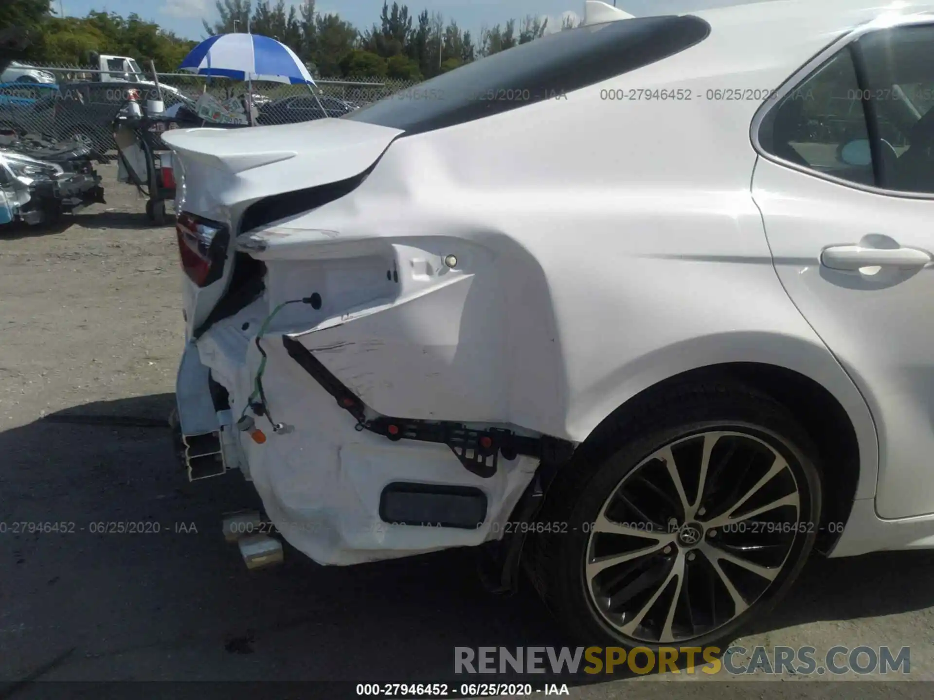 6 Photograph of a damaged car 4T1G11AK9LU307144 TOYOTA CAMRY 2020