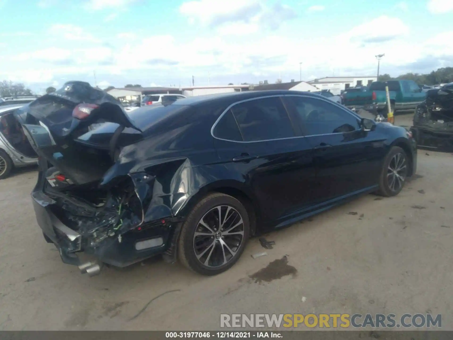 4 Photograph of a damaged car 4T1G11AK9LU315583 TOYOTA CAMRY 2020