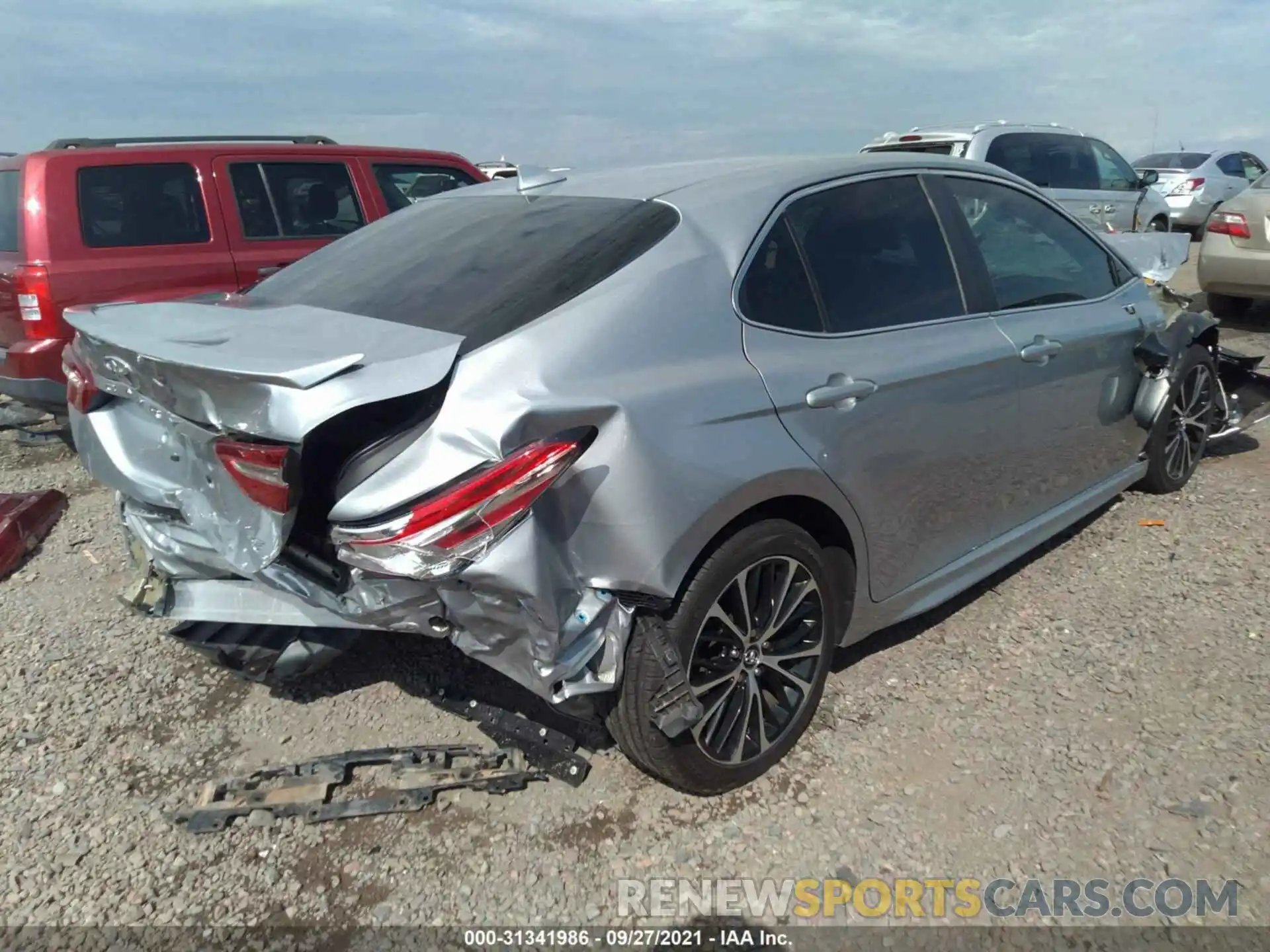 4 Photograph of a damaged car 4T1G11AK9LU324168 TOYOTA CAMRY 2020