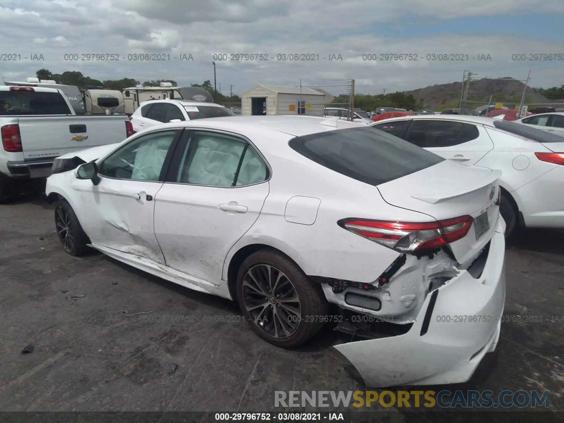 3 Photograph of a damaged car 4T1G11AK9LU324252 TOYOTA CAMRY 2020