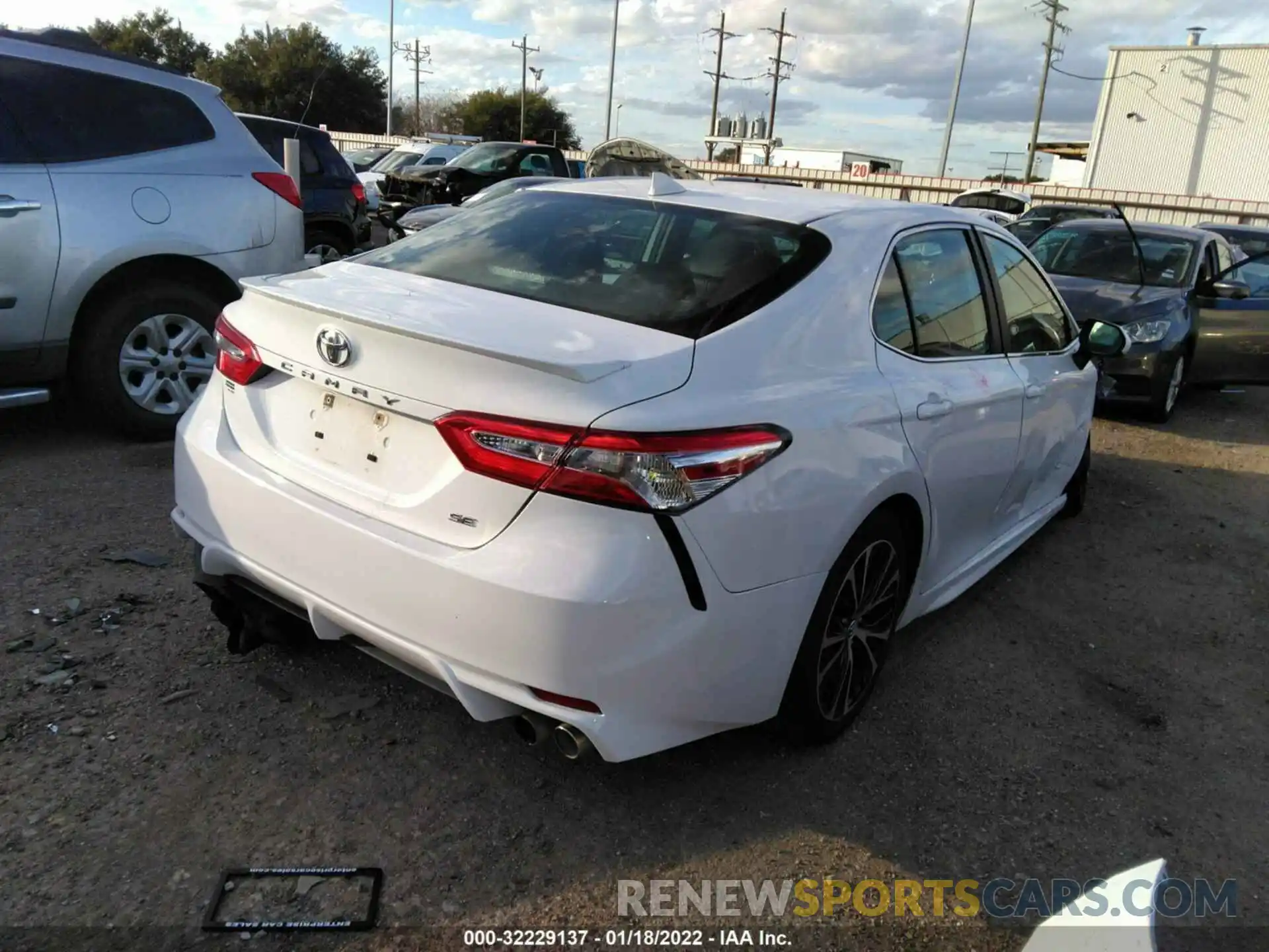 4 Photograph of a damaged car 4T1G11AK9LU327779 TOYOTA CAMRY 2020