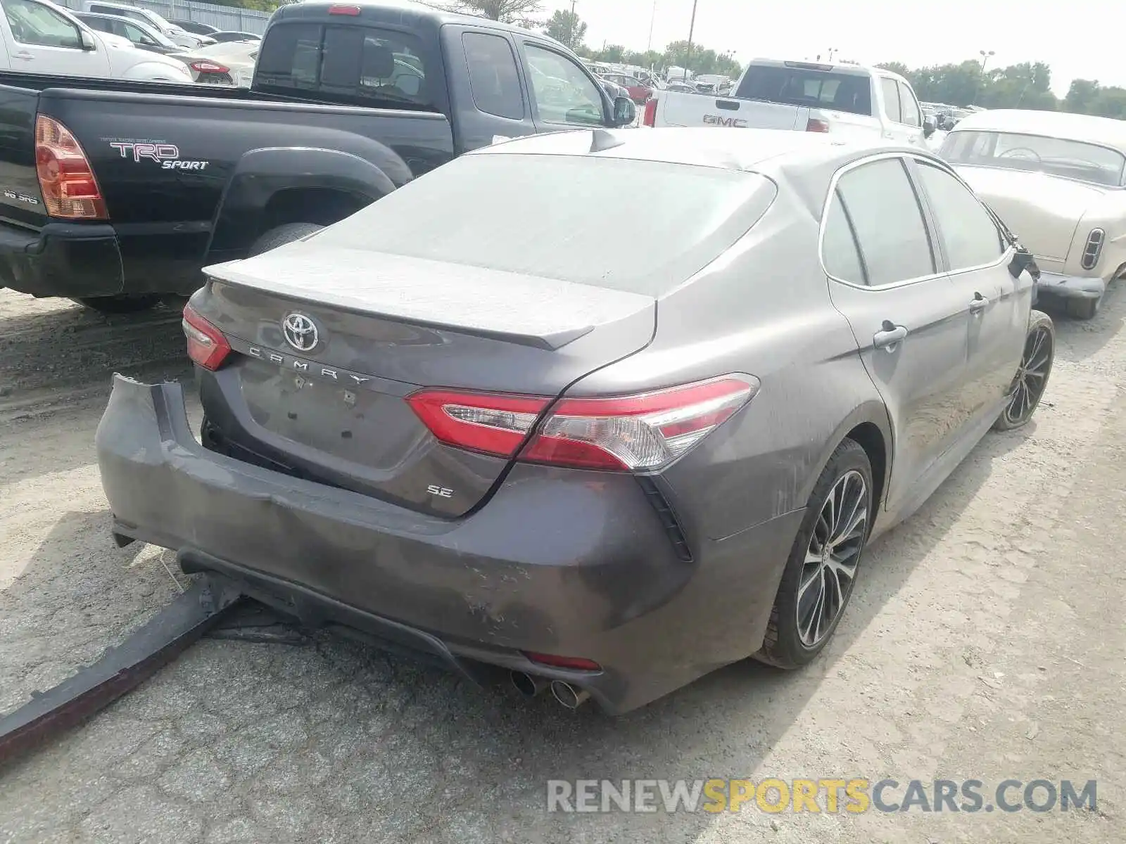 4 Photograph of a damaged car 4T1G11AK9LU329399 TOYOTA CAMRY 2020