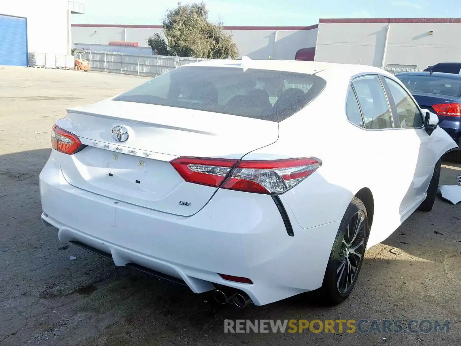 4 Photograph of a damaged car 4T1G11AK9LU330455 TOYOTA CAMRY 2020