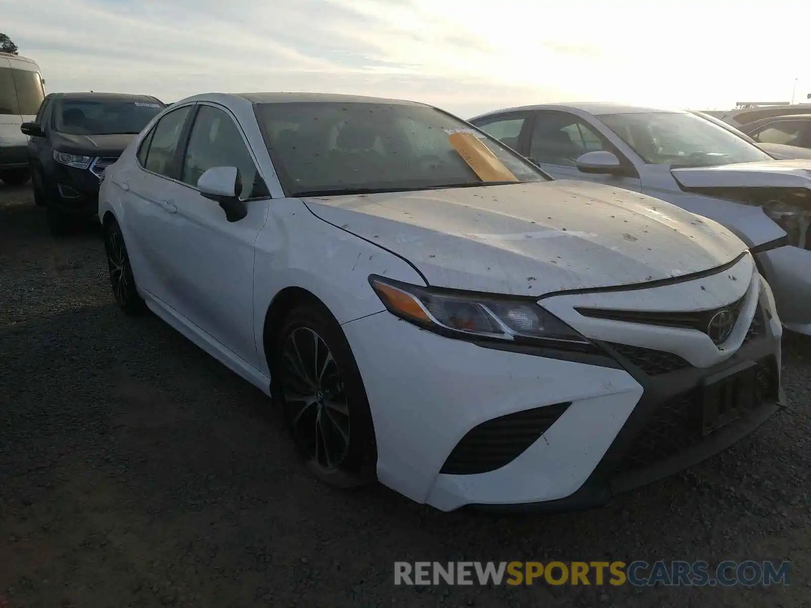 1 Photograph of a damaged car 4T1G11AK9LU332853 TOYOTA CAMRY 2020