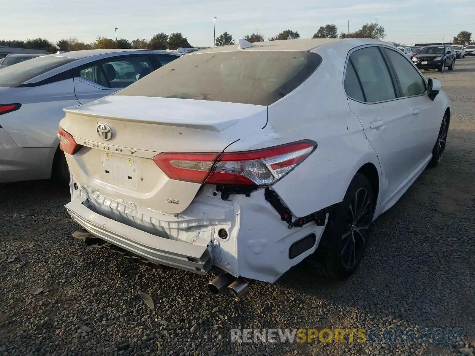 4 Photograph of a damaged car 4T1G11AK9LU332853 TOYOTA CAMRY 2020