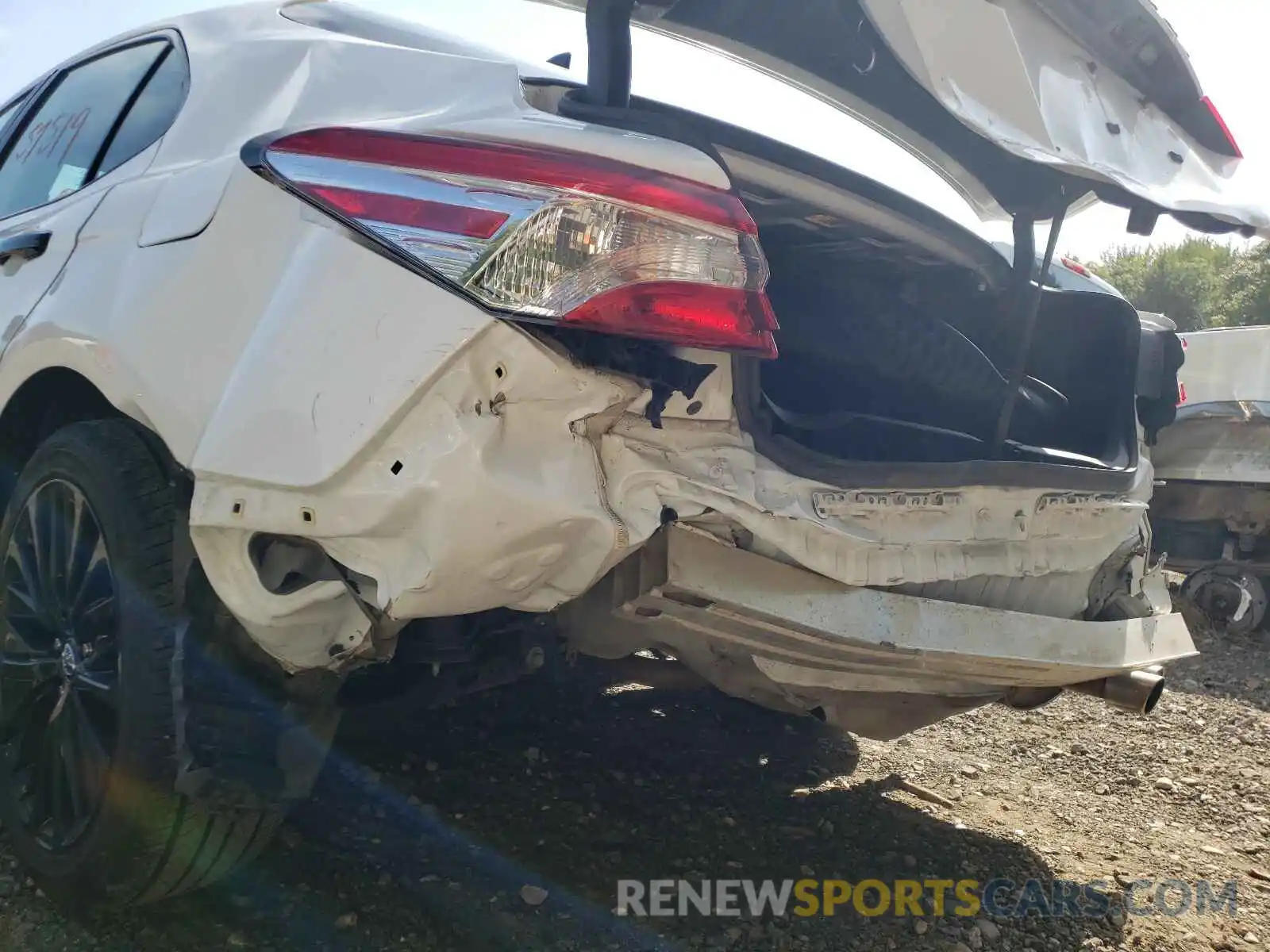 9 Photograph of a damaged car 4T1G11AK9LU335526 TOYOTA CAMRY 2020