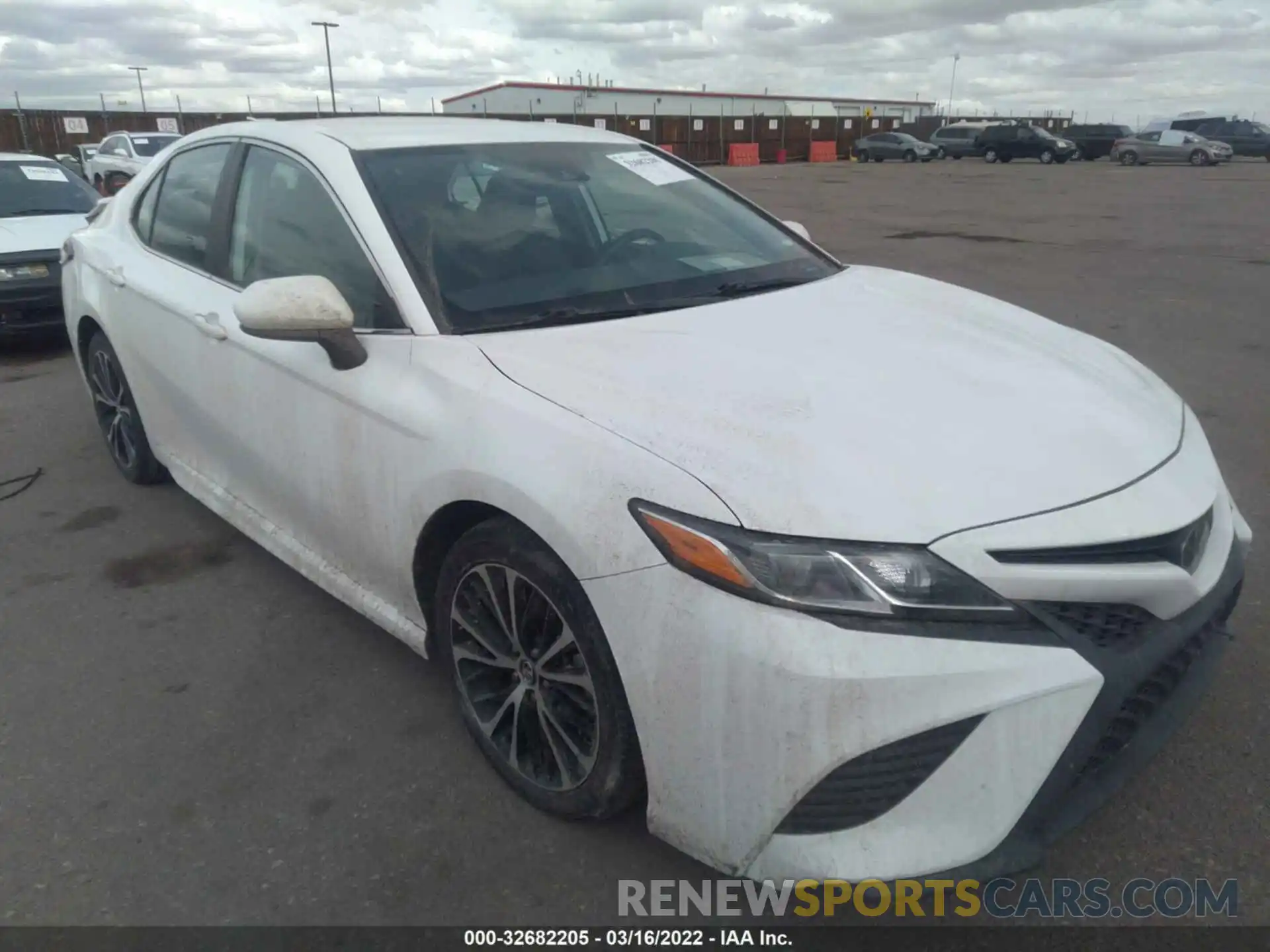 1 Photograph of a damaged car 4T1G11AK9LU336367 TOYOTA CAMRY 2020