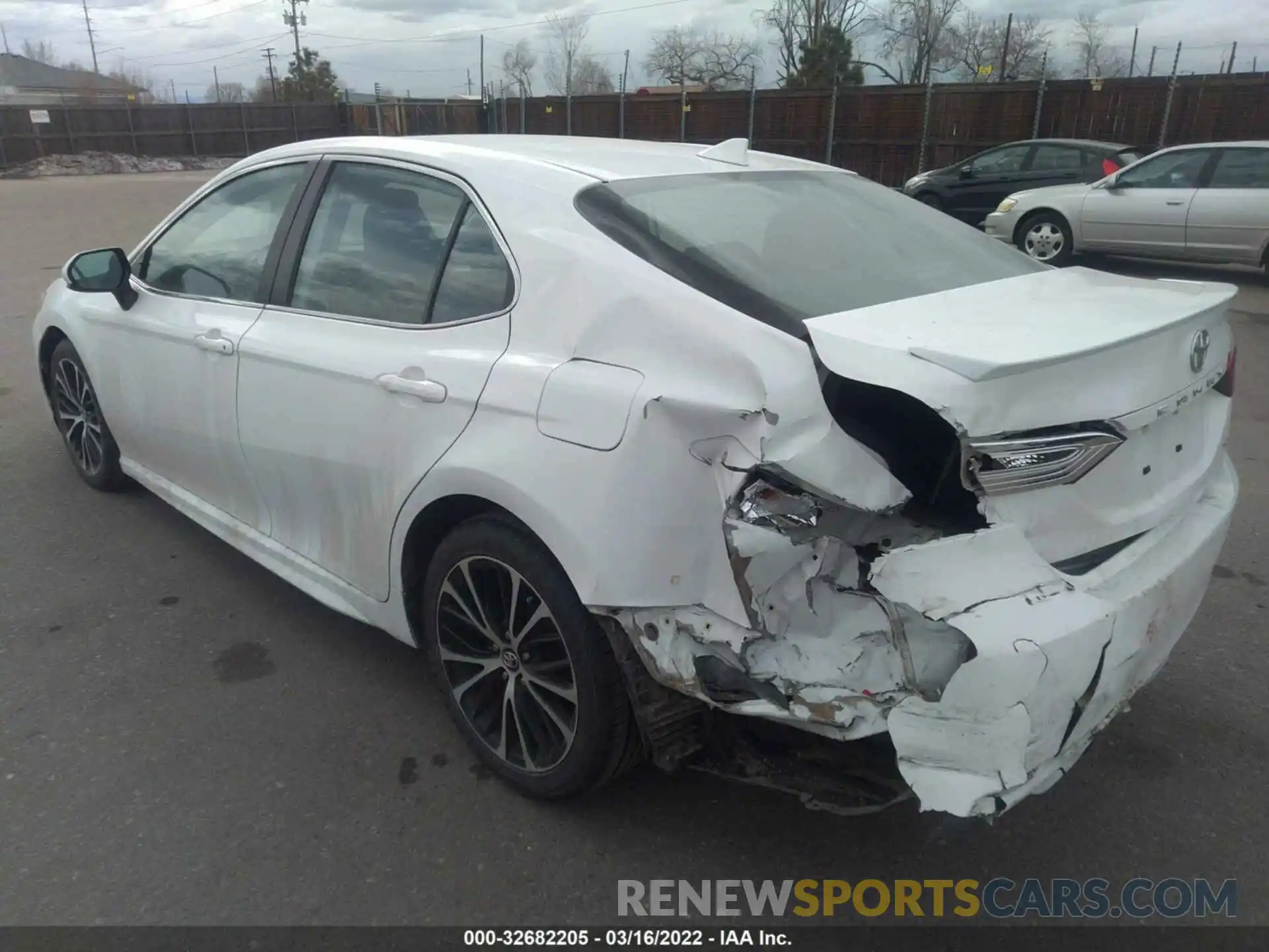 3 Photograph of a damaged car 4T1G11AK9LU336367 TOYOTA CAMRY 2020