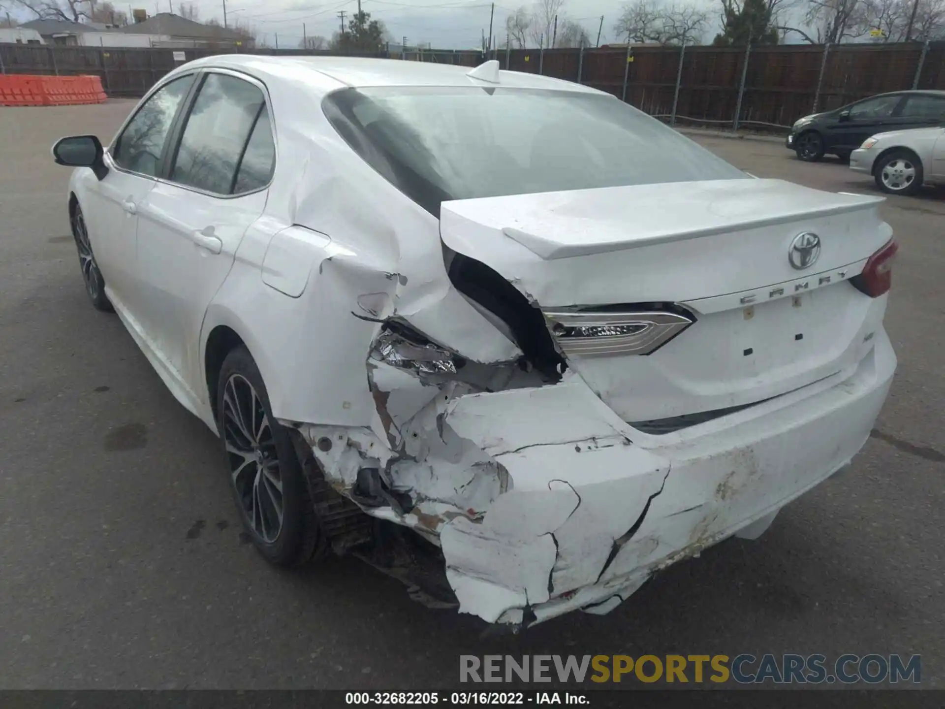 6 Photograph of a damaged car 4T1G11AK9LU336367 TOYOTA CAMRY 2020