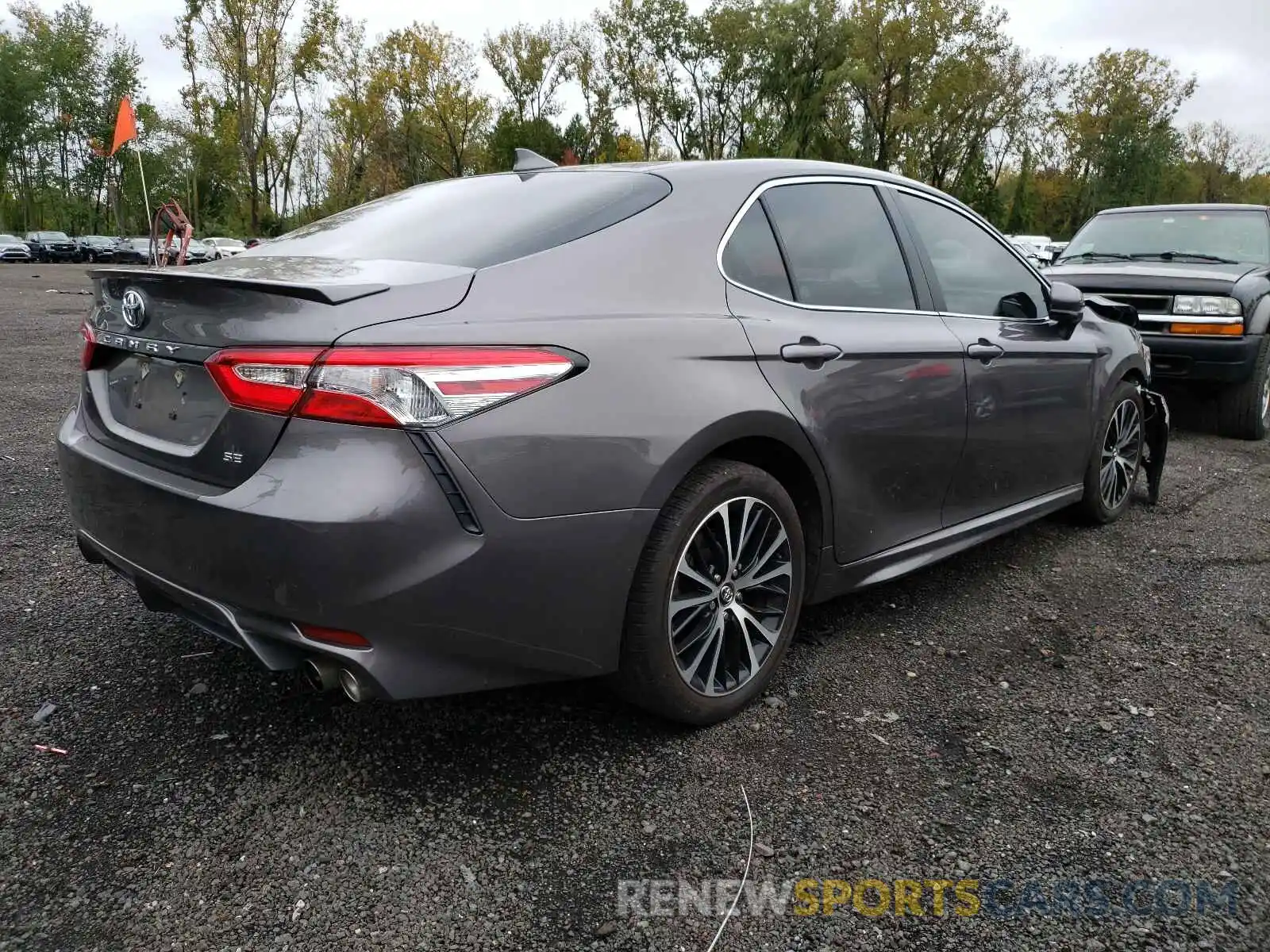 4 Photograph of a damaged car 4T1G11AK9LU338166 TOYOTA CAMRY 2020