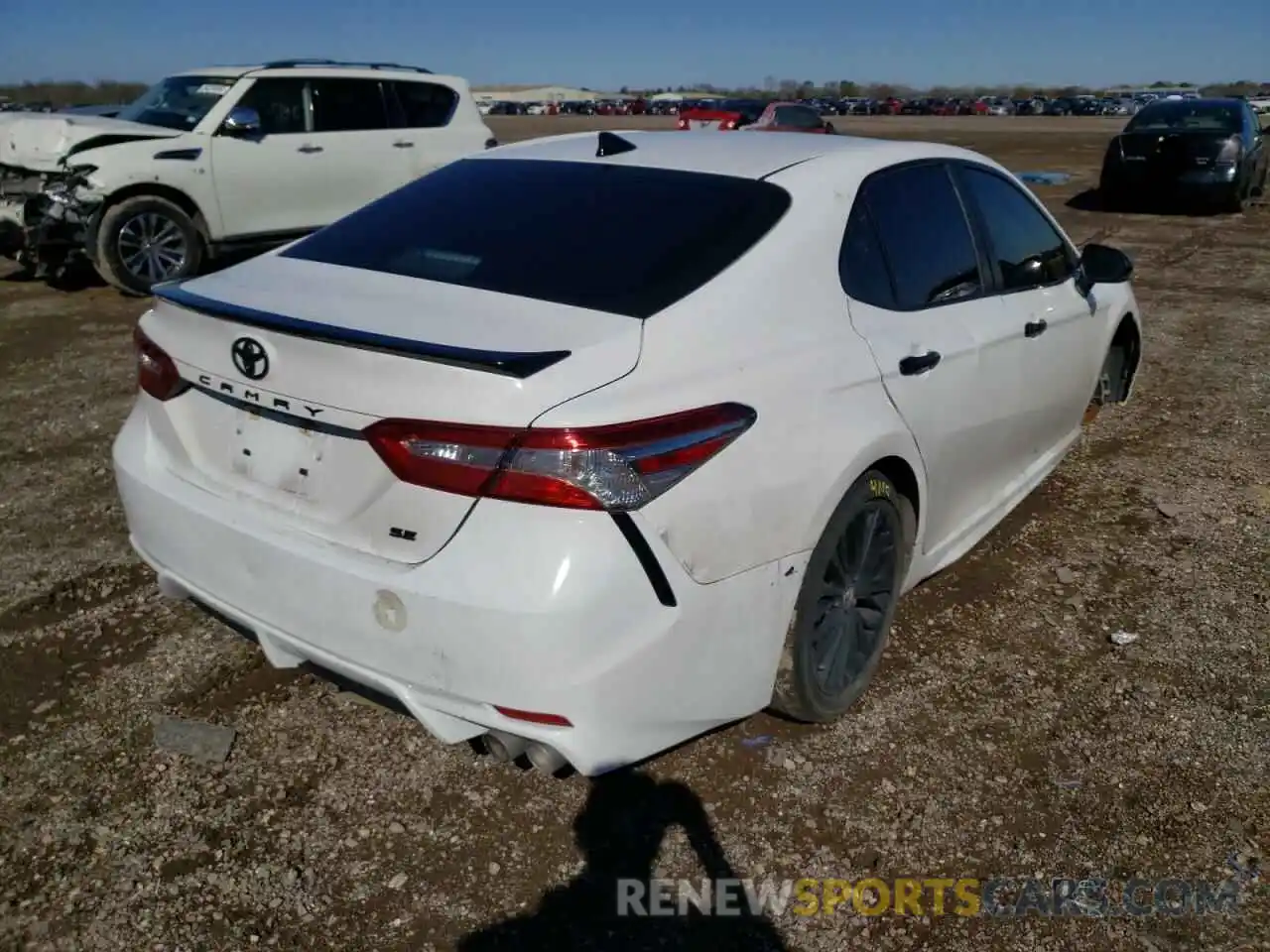 4 Photograph of a damaged car 4T1G11AK9LU340256 TOYOTA CAMRY 2020