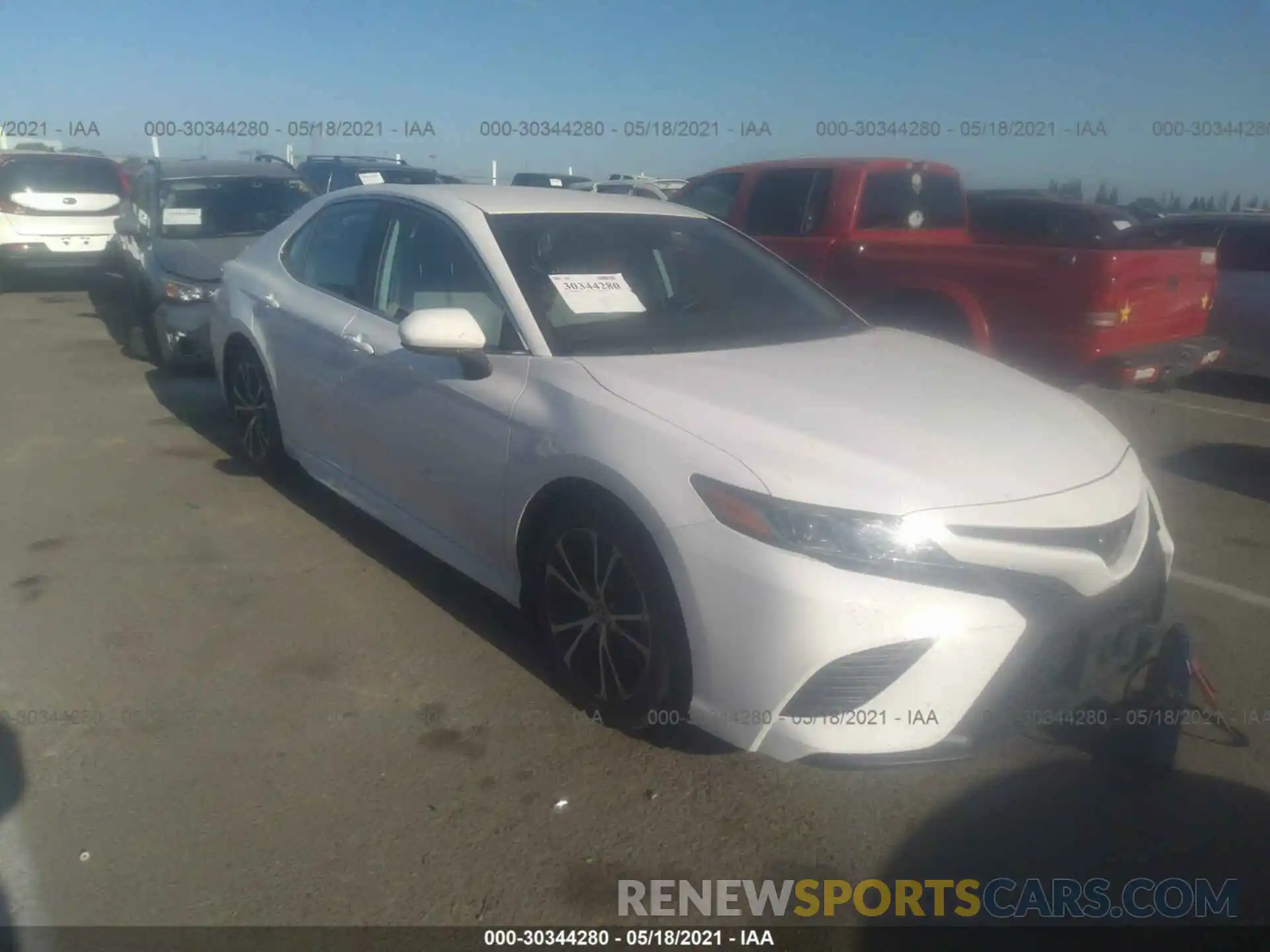 1 Photograph of a damaged car 4T1G11AK9LU343285 TOYOTA CAMRY 2020