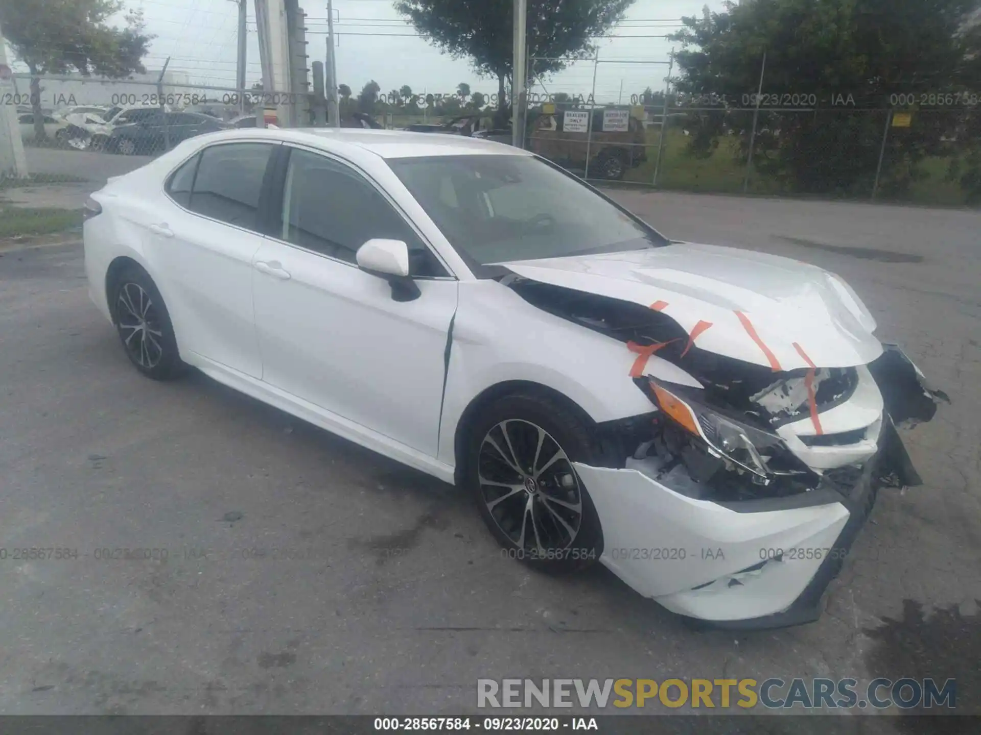 1 Photograph of a damaged car 4T1G11AK9LU343433 TOYOTA CAMRY 2020