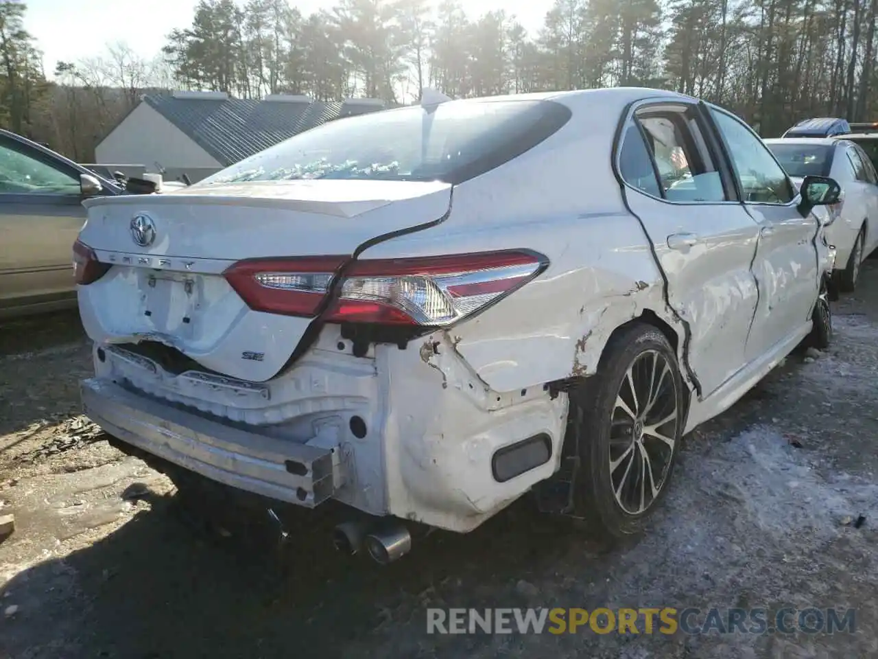 4 Photograph of a damaged car 4T1G11AK9LU348373 TOYOTA CAMRY 2020