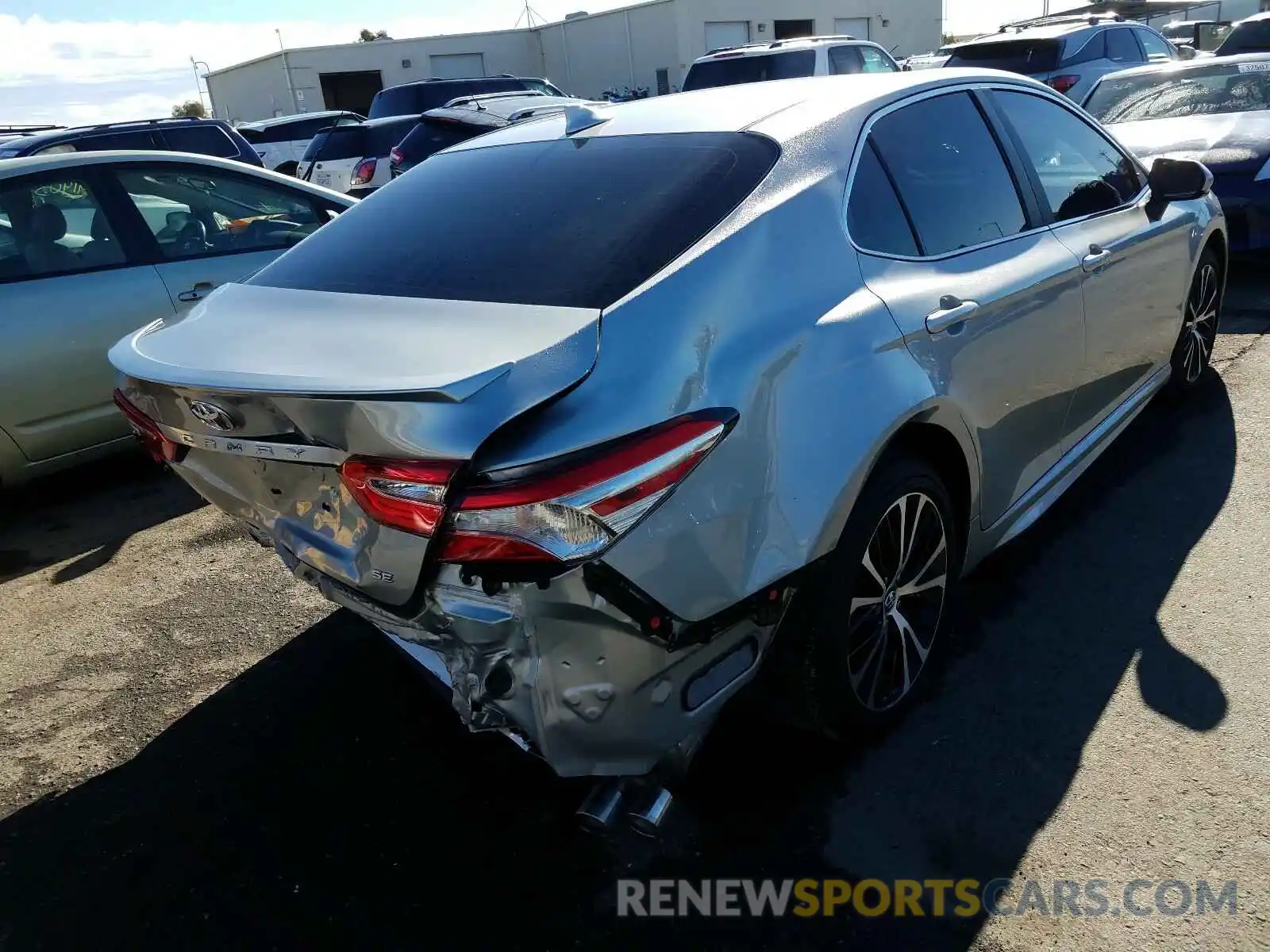 4 Photograph of a damaged car 4T1G11AK9LU352018 TOYOTA CAMRY 2020