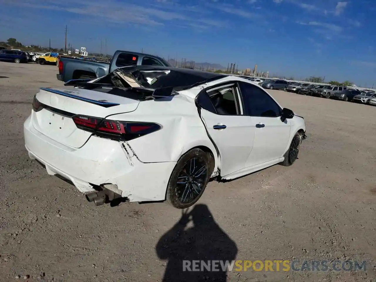 4 Photograph of a damaged car 4T1G11AK9LU352097 TOYOTA CAMRY 2020