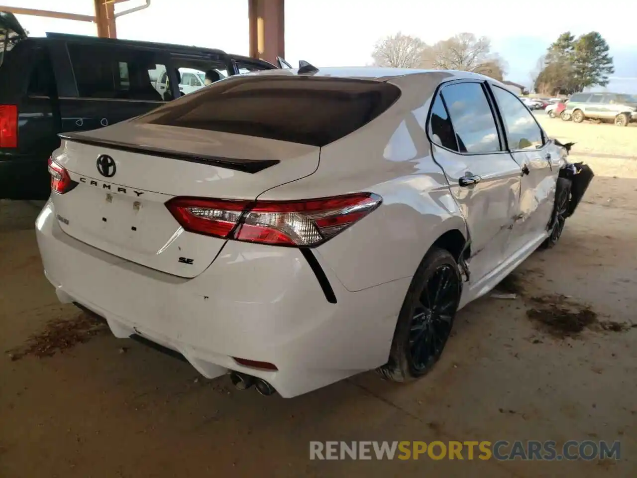 4 Photograph of a damaged car 4T1G11AK9LU352469 TOYOTA CAMRY 2020