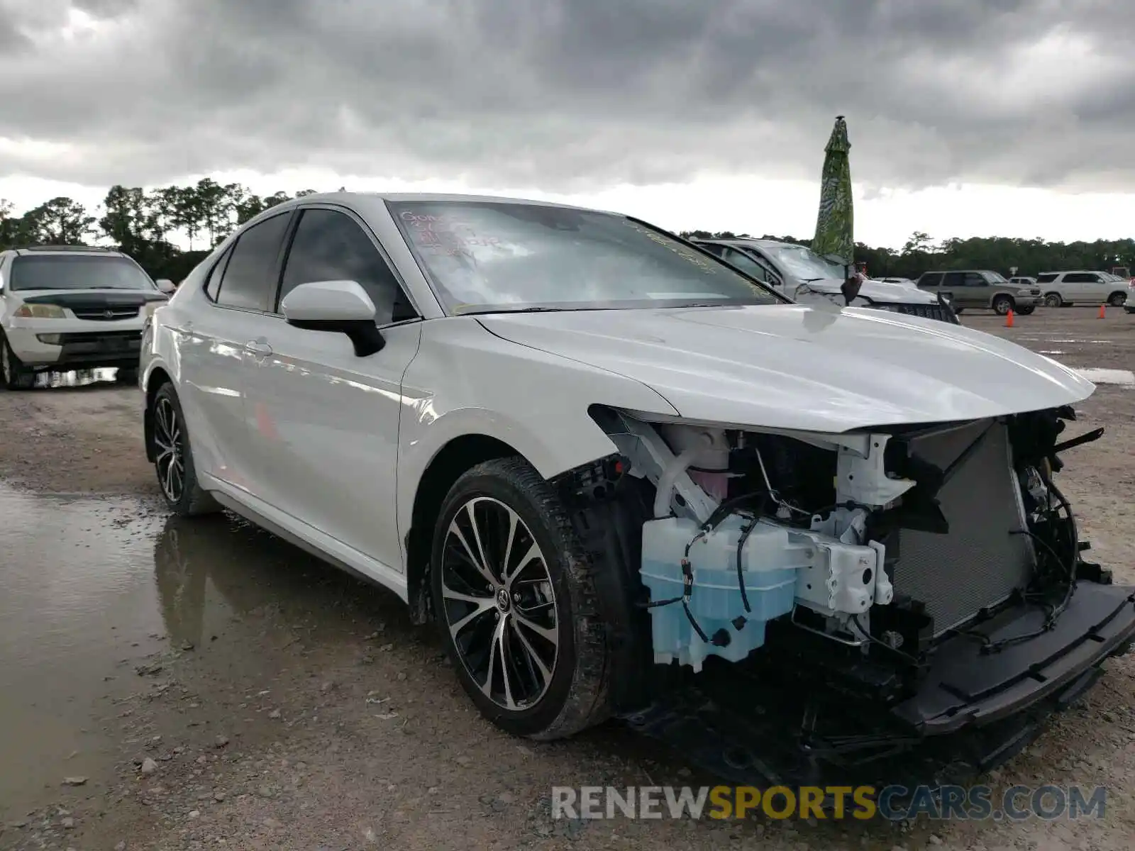 1 Photograph of a damaged car 4T1G11AK9LU353301 TOYOTA CAMRY 2020