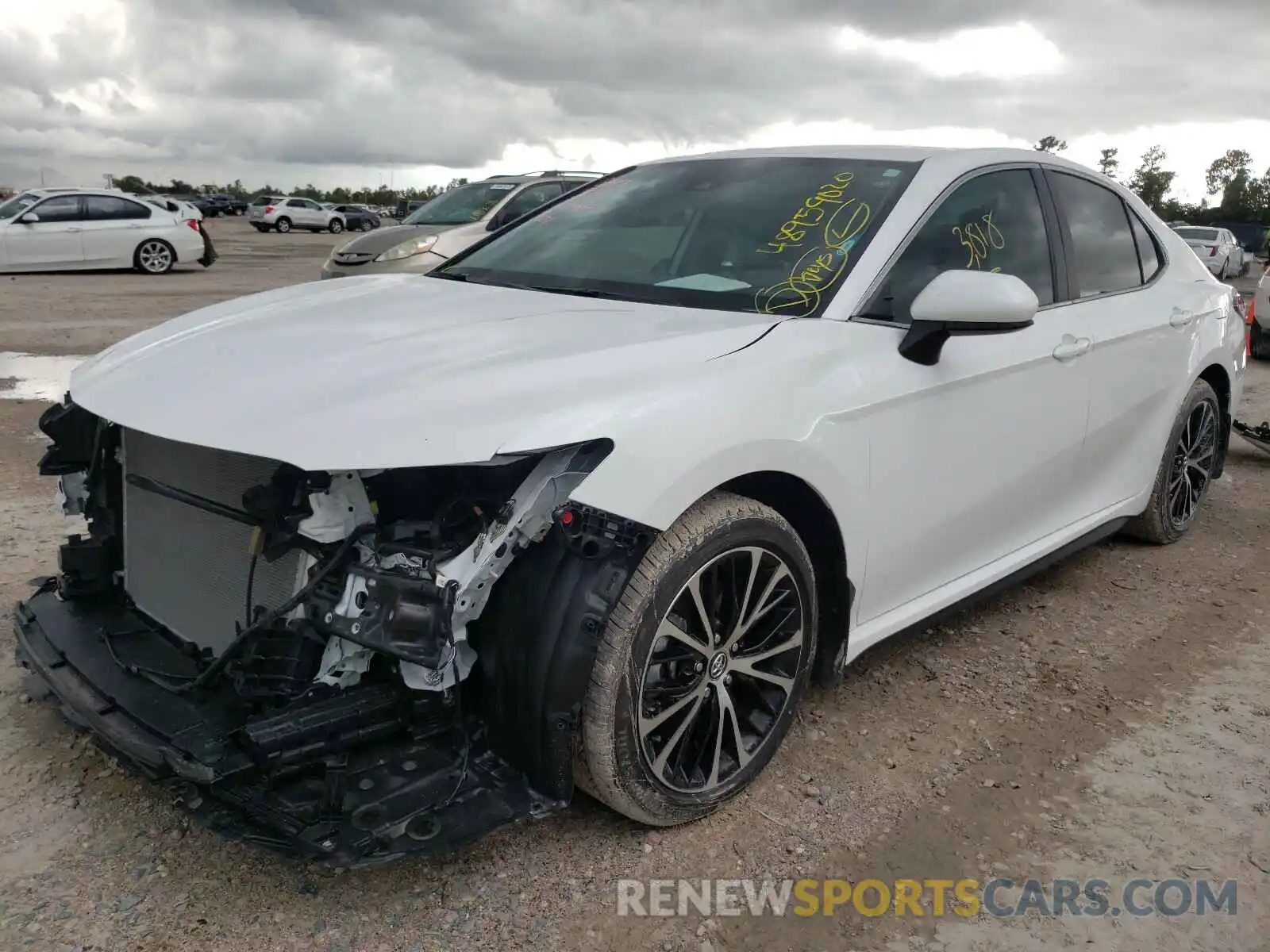 2 Photograph of a damaged car 4T1G11AK9LU353301 TOYOTA CAMRY 2020