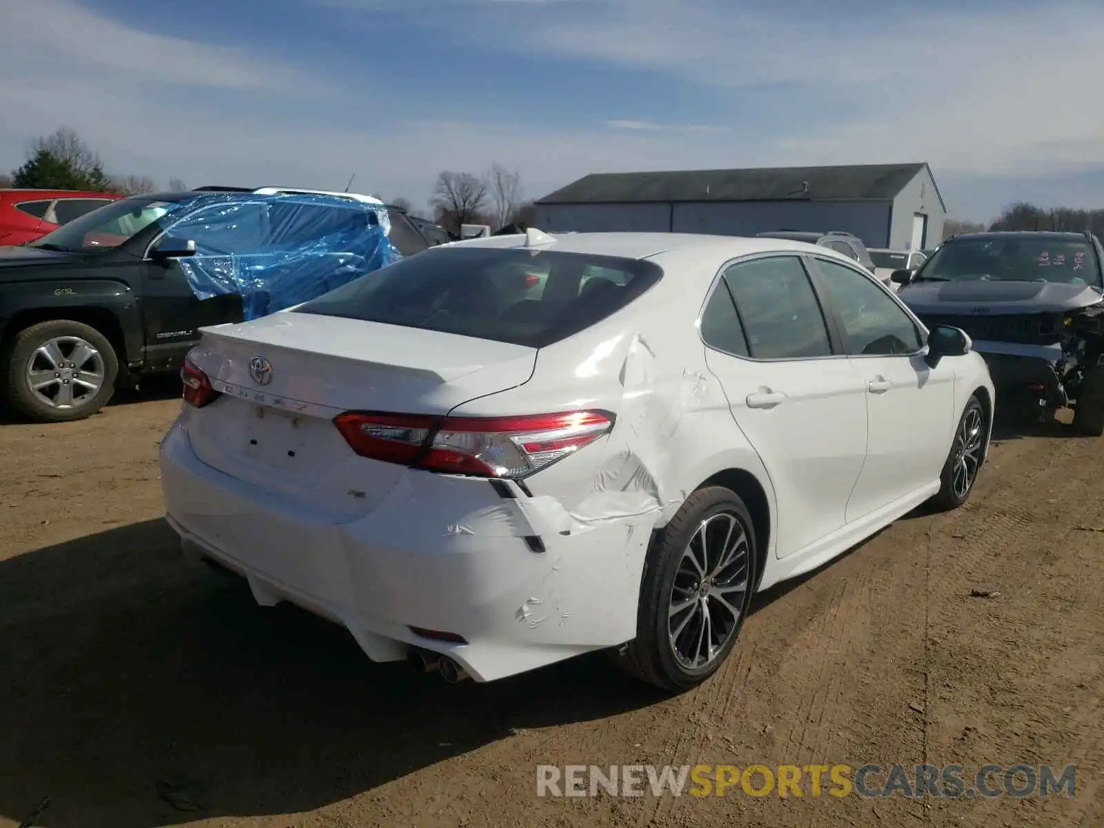 4 Photograph of a damaged car 4T1G11AK9LU358711 TOYOTA CAMRY 2020