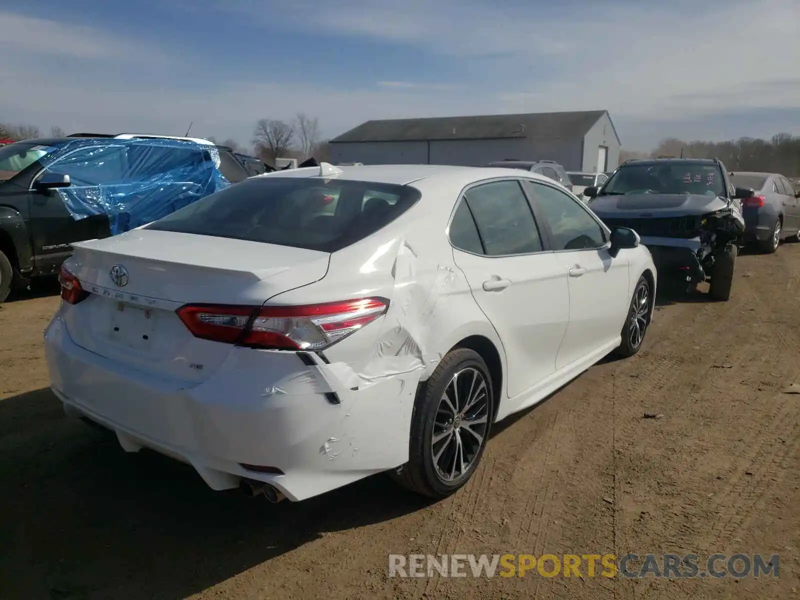 9 Photograph of a damaged car 4T1G11AK9LU358711 TOYOTA CAMRY 2020