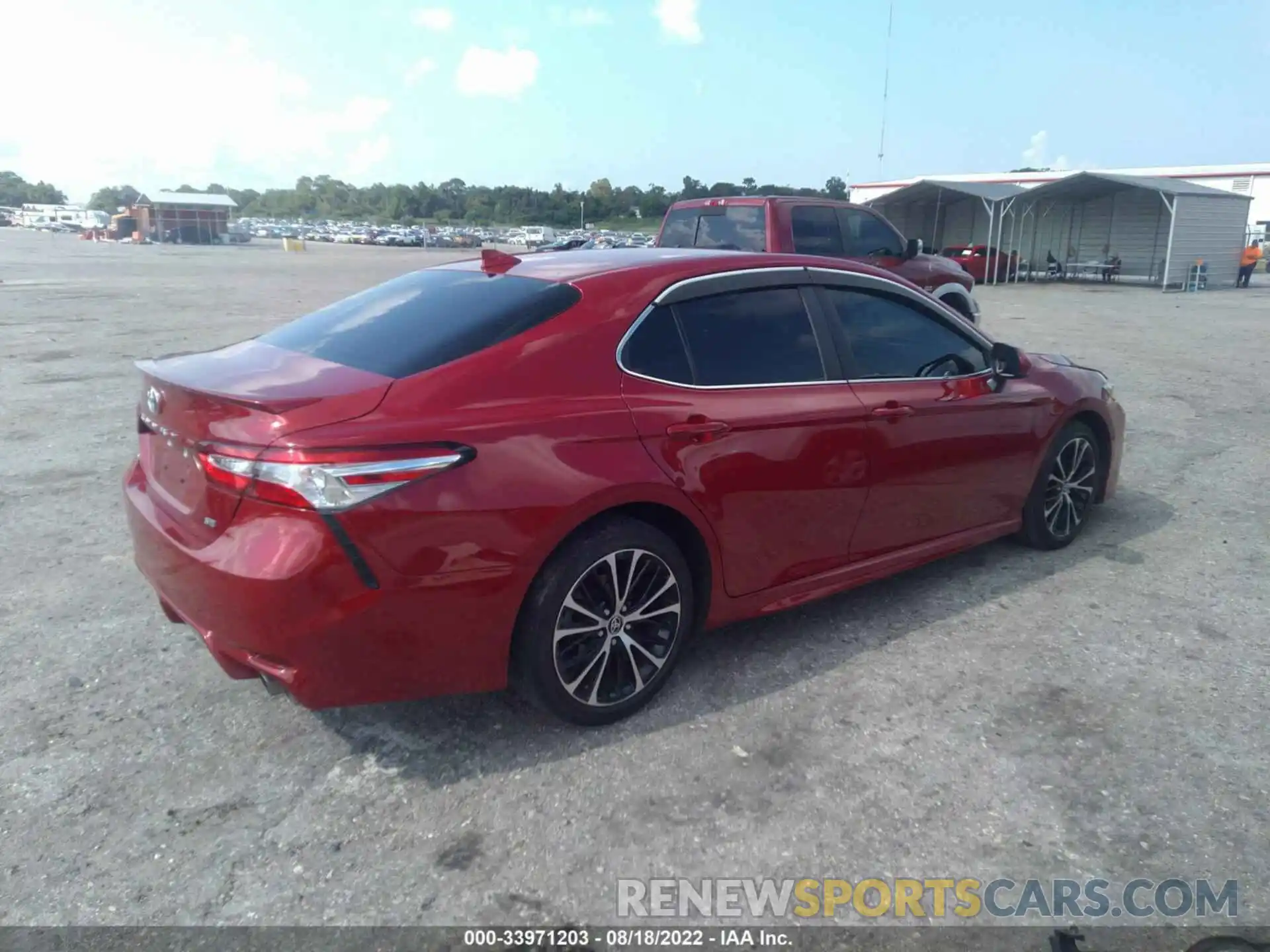 4 Photograph of a damaged car 4T1G11AK9LU363570 TOYOTA CAMRY 2020