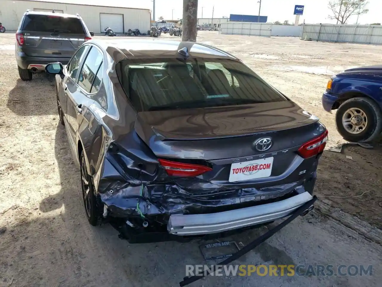 3 Photograph of a damaged car 4T1G11AK9LU367800 TOYOTA CAMRY 2020