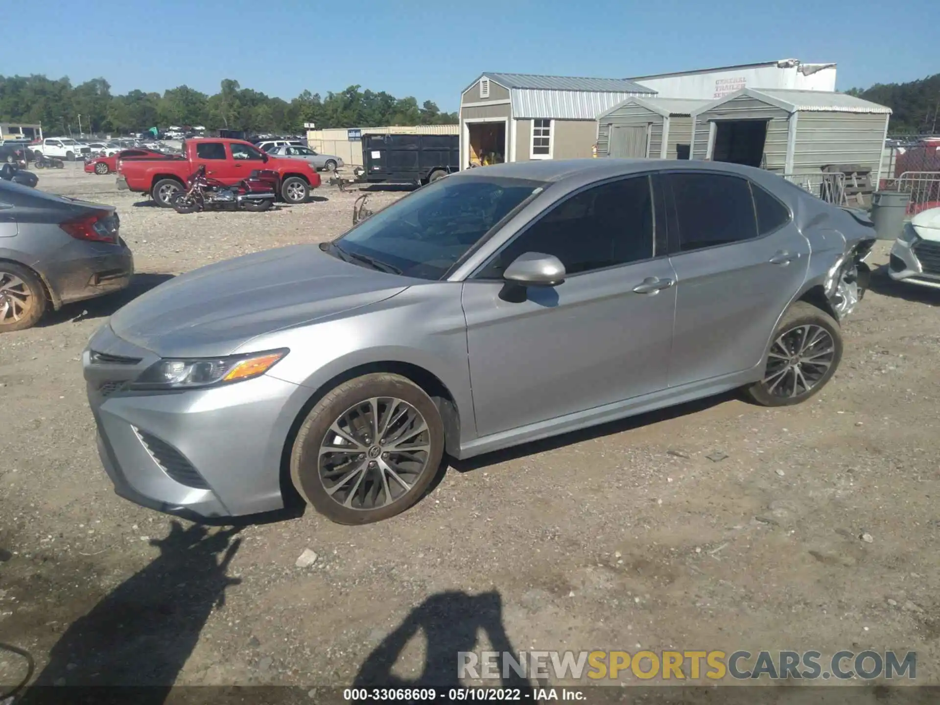 2 Photograph of a damaged car 4T1G11AK9LU371409 TOYOTA CAMRY 2020