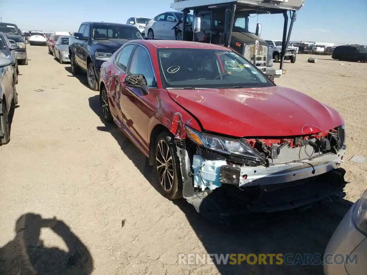 9 Photograph of a damaged car 4T1G11AK9LU376724 TOYOTA CAMRY 2020