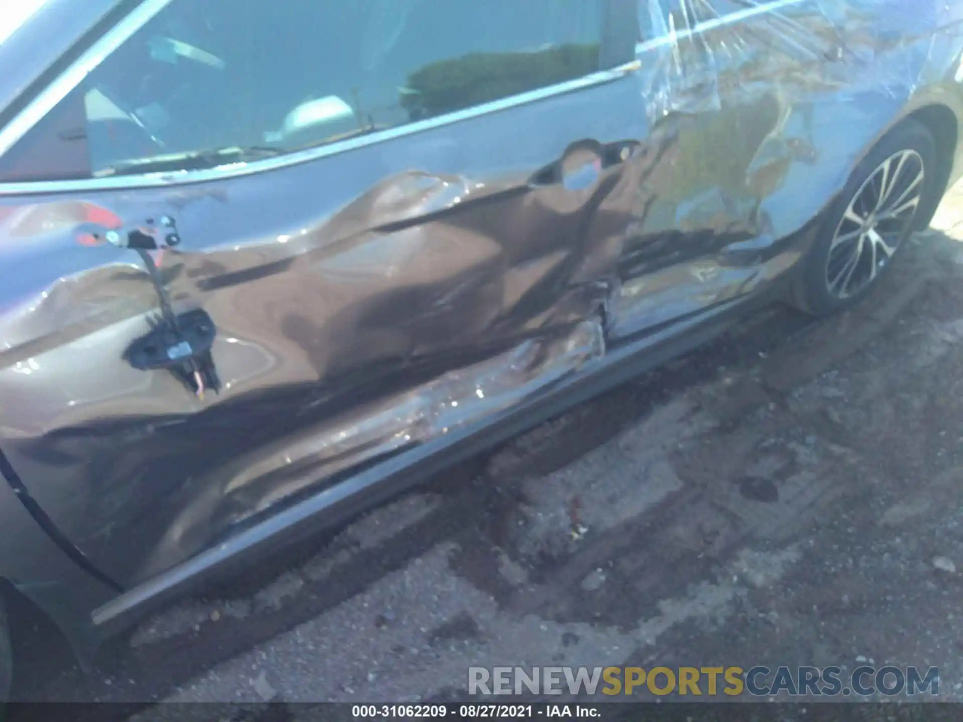 6 Photograph of a damaged car 4T1G11AK9LU378814 TOYOTA CAMRY 2020