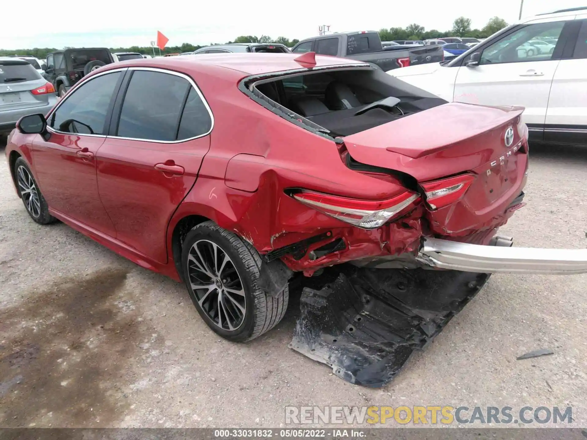 3 Photograph of a damaged car 4T1G11AK9LU384550 TOYOTA CAMRY 2020