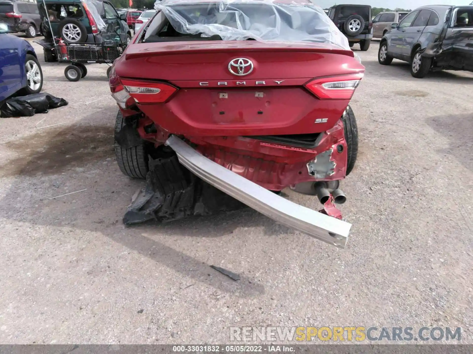 6 Photograph of a damaged car 4T1G11AK9LU384550 TOYOTA CAMRY 2020