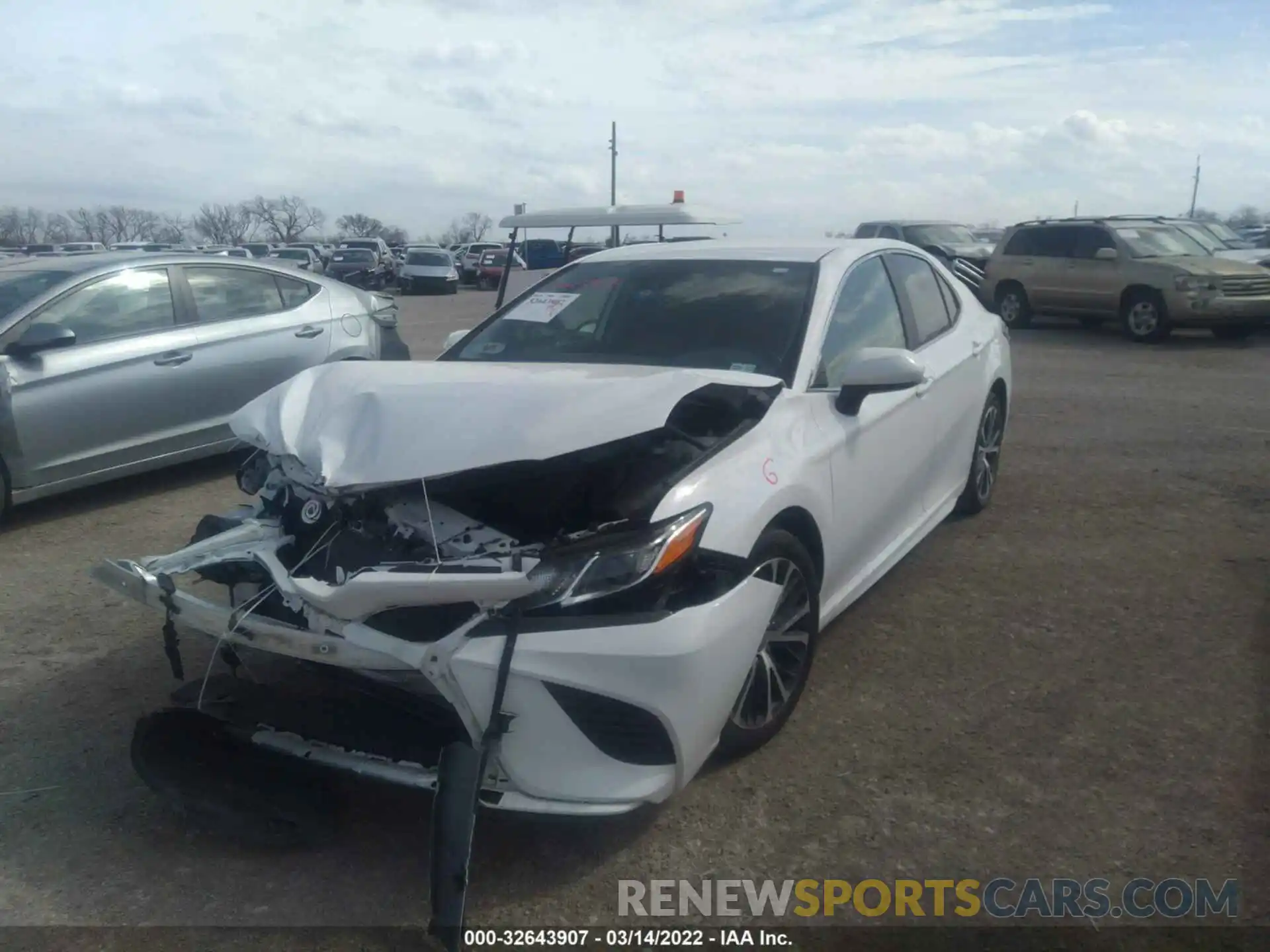 2 Photograph of a damaged car 4T1G11AK9LU387058 TOYOTA CAMRY 2020