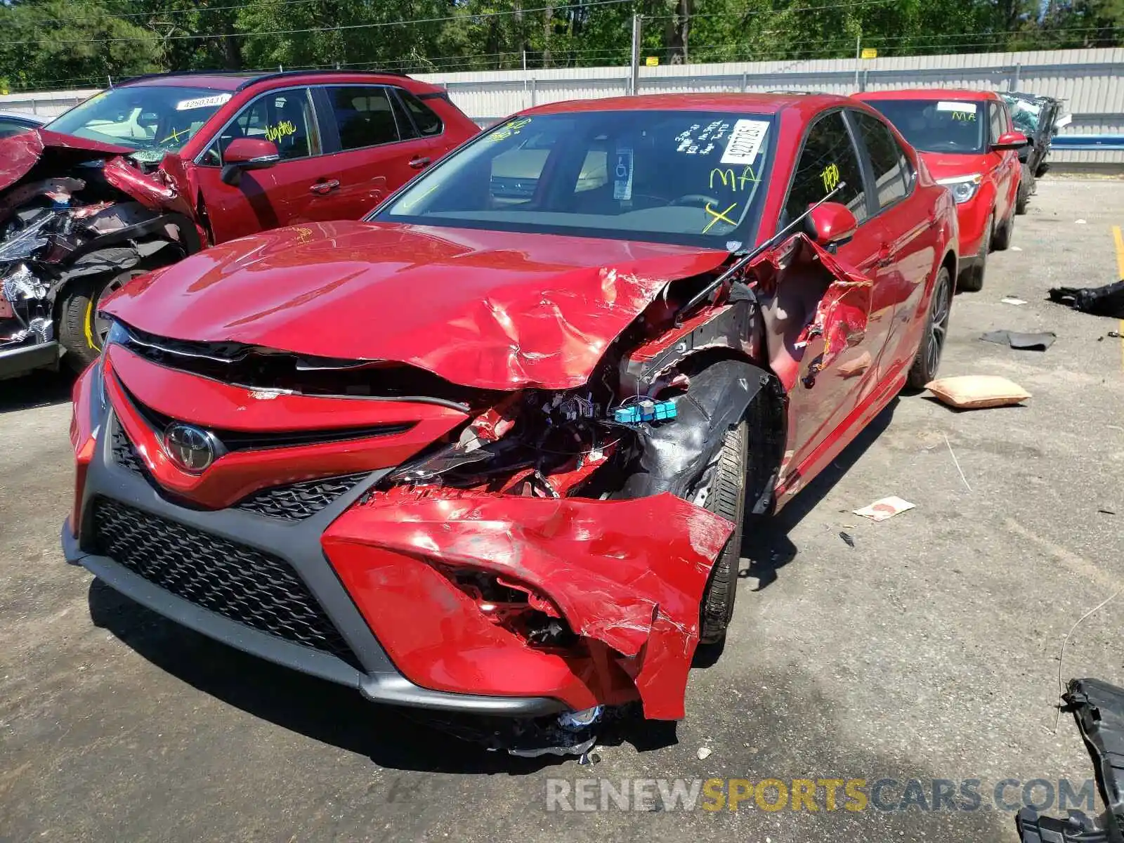 2 Photograph of a damaged car 4T1G11AK9LU400648 TOYOTA CAMRY 2020