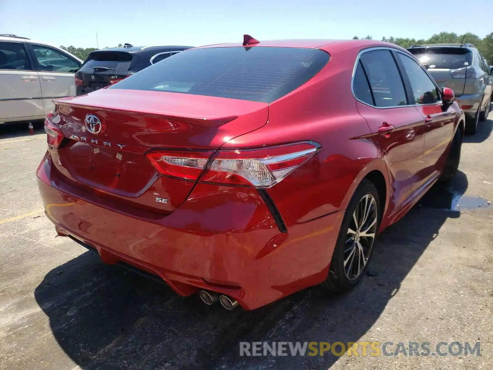 4 Photograph of a damaged car 4T1G11AK9LU400648 TOYOTA CAMRY 2020