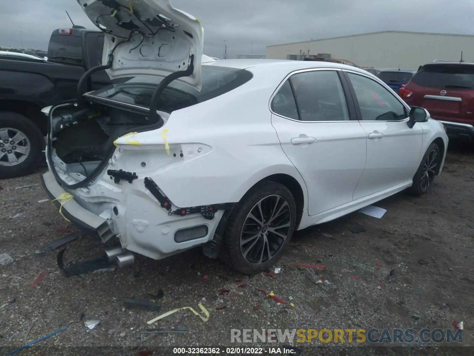 4 Photograph of a damaged car 4T1G11AK9LU502337 TOYOTA CAMRY 2020