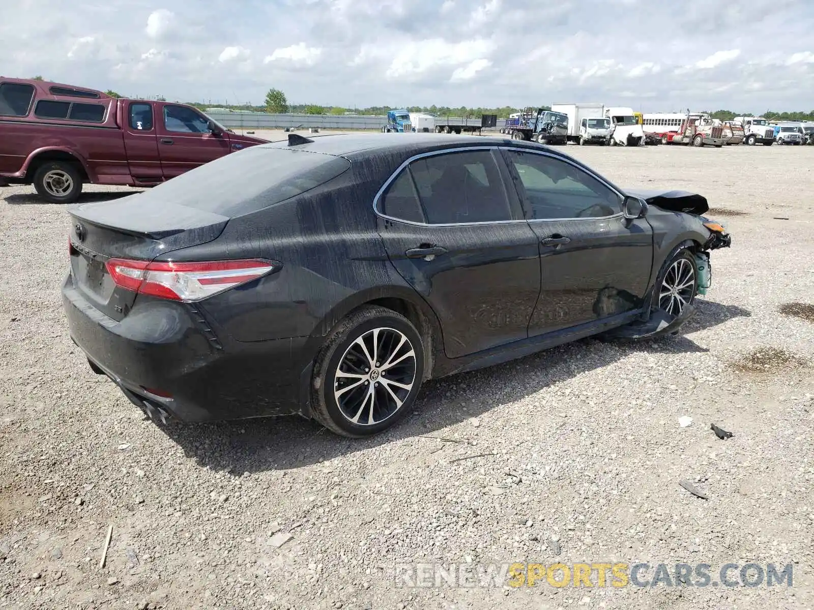 4 Photograph of a damaged car 4T1G11AK9LU502676 TOYOTA CAMRY 2020