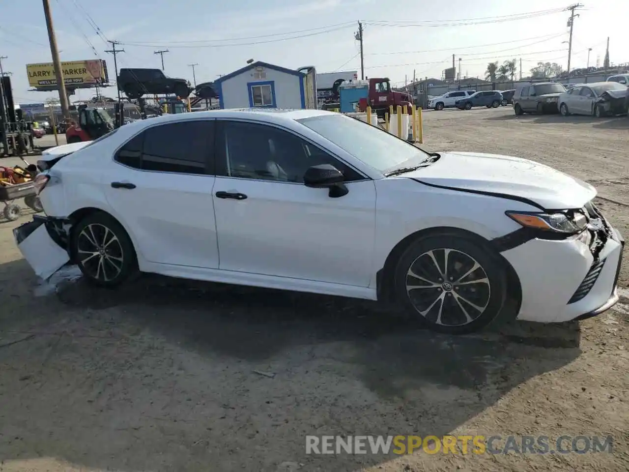 4 Photograph of a damaged car 4T1G11AK9LU505111 TOYOTA CAMRY 2020