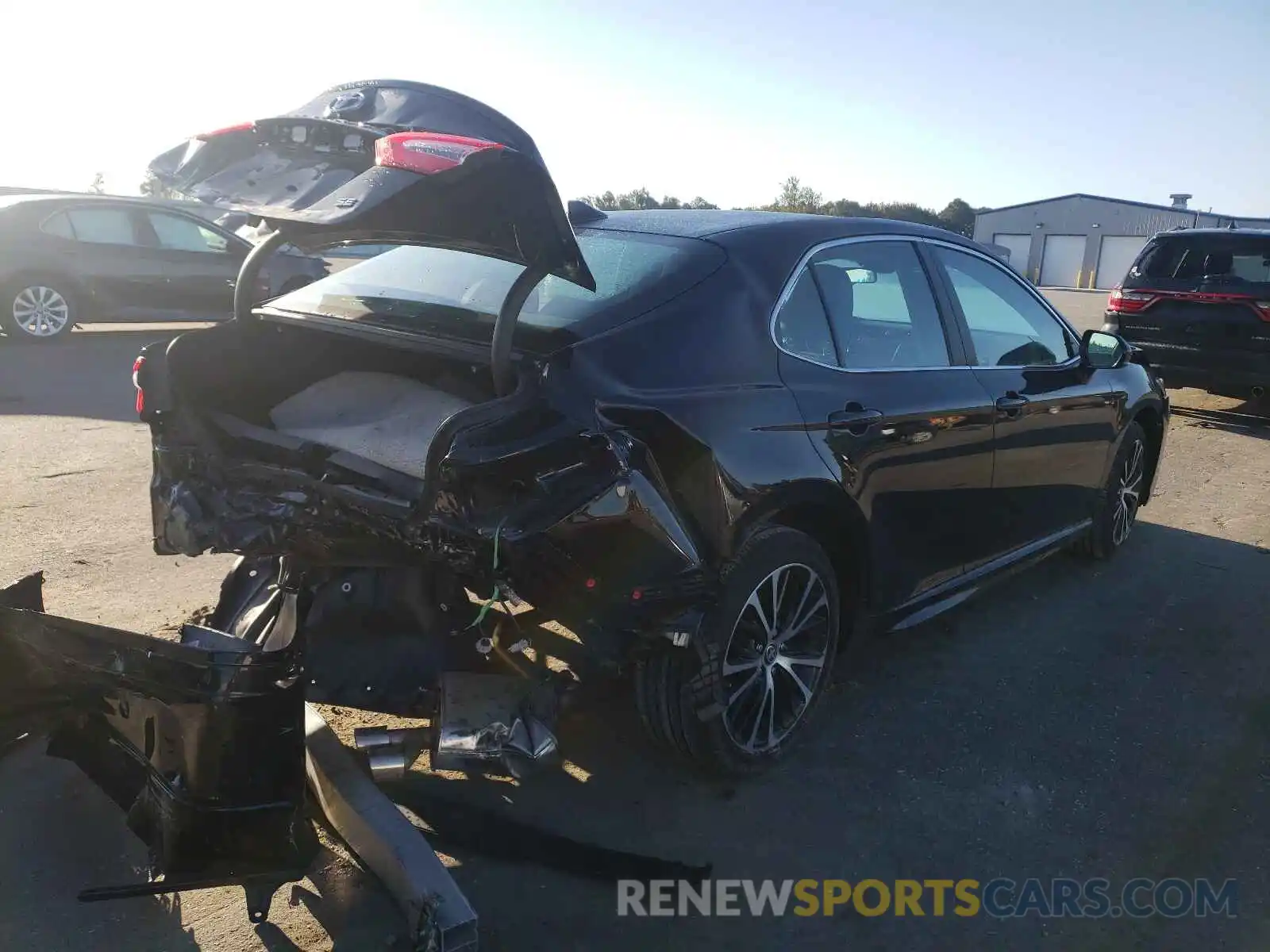 4 Photograph of a damaged car 4T1G11AK9LU505626 TOYOTA CAMRY 2020