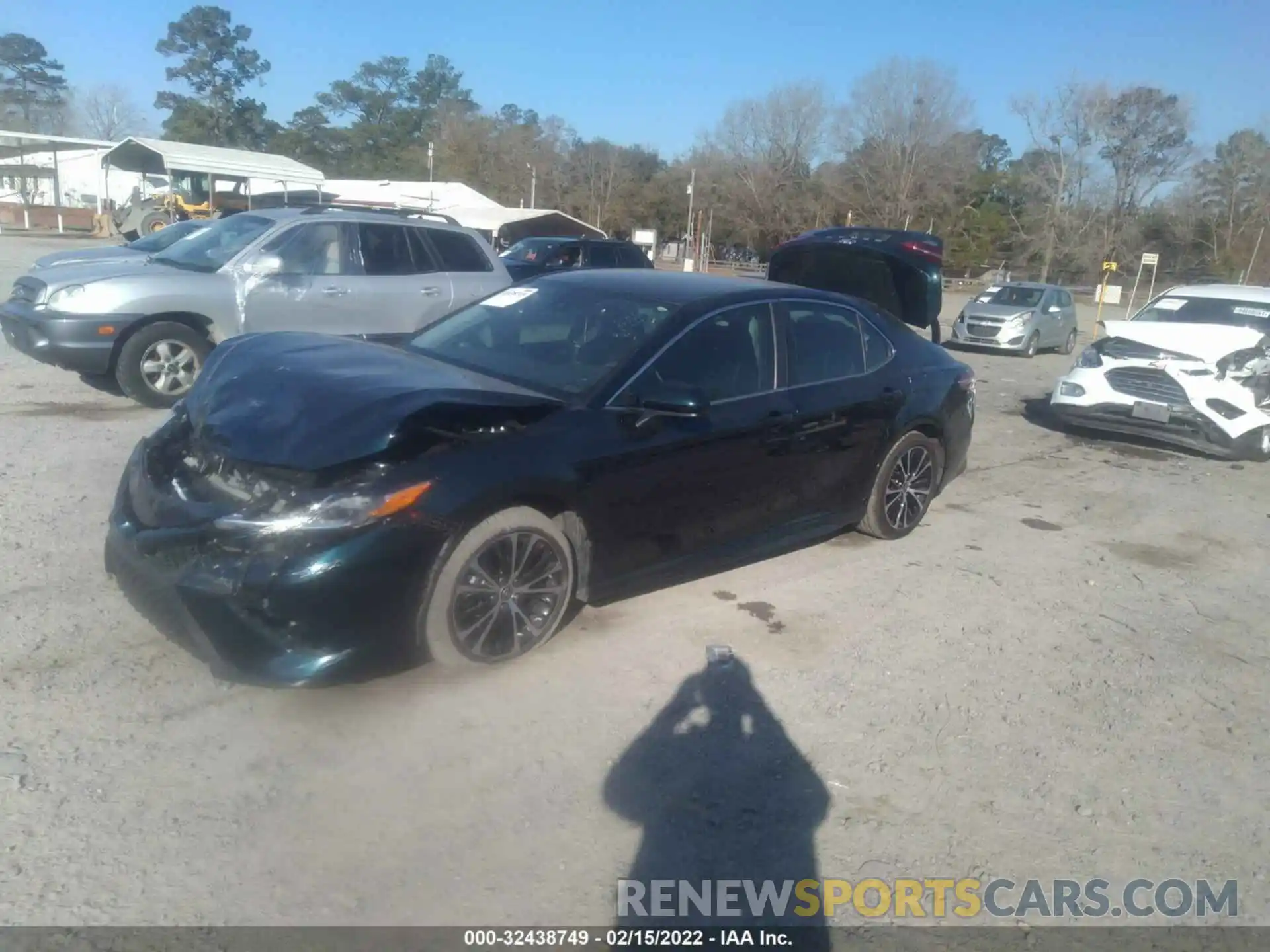 2 Photograph of a damaged car 4T1G11AK9LU506646 TOYOTA CAMRY 2020