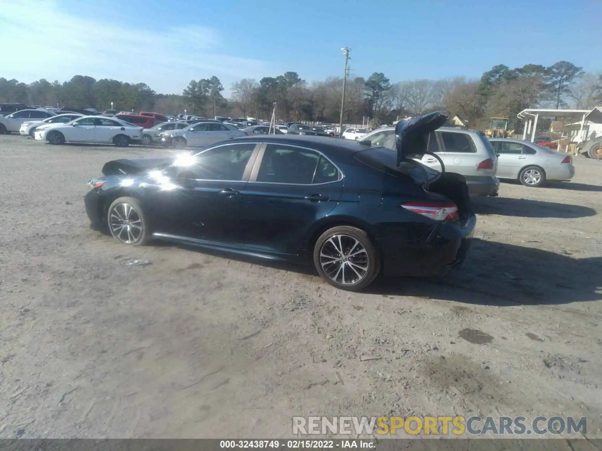 3 Photograph of a damaged car 4T1G11AK9LU506646 TOYOTA CAMRY 2020