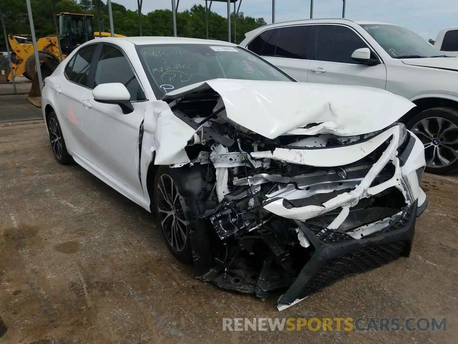 1 Photograph of a damaged car 4T1G11AK9LU861641 TOYOTA CAMRY 2020