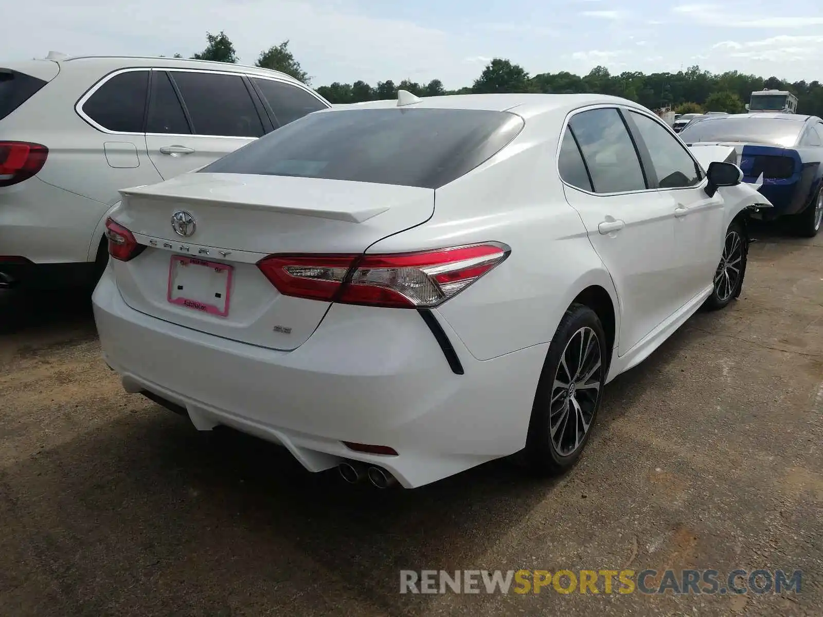 4 Photograph of a damaged car 4T1G11AK9LU861641 TOYOTA CAMRY 2020