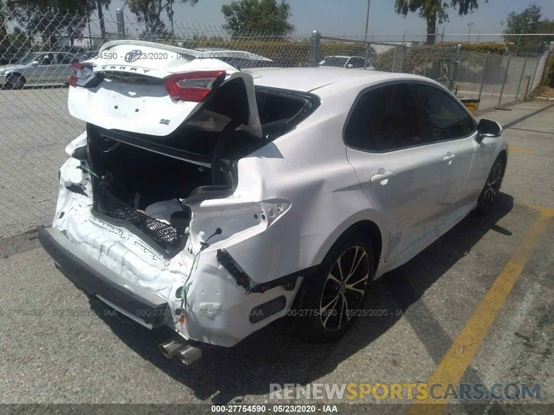 4 Photograph of a damaged car 4T1G11AK9LU866919 TOYOTA CAMRY 2020